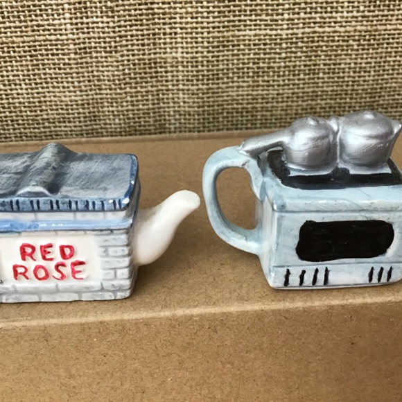 Red Rose Tea Pots - Picture 10 of 13